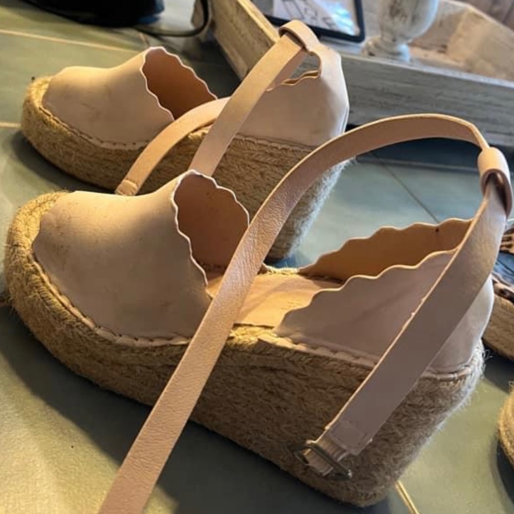 Tan and goes around ankle